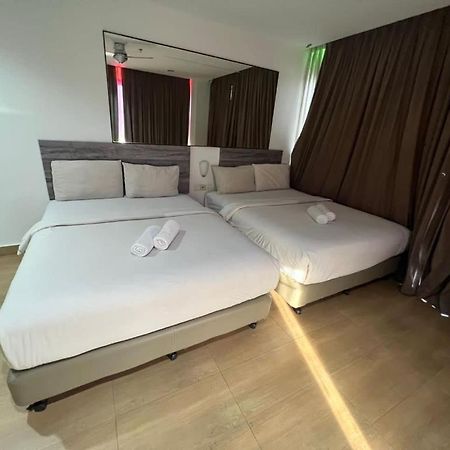 Tropical Hotel Kota Damansara Петалинг-Джая Экстерьер фото