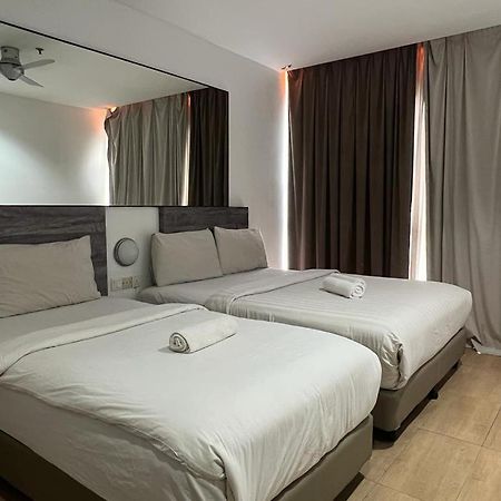Tropical Hotel Kota Damansara Петалинг-Джая Экстерьер фото