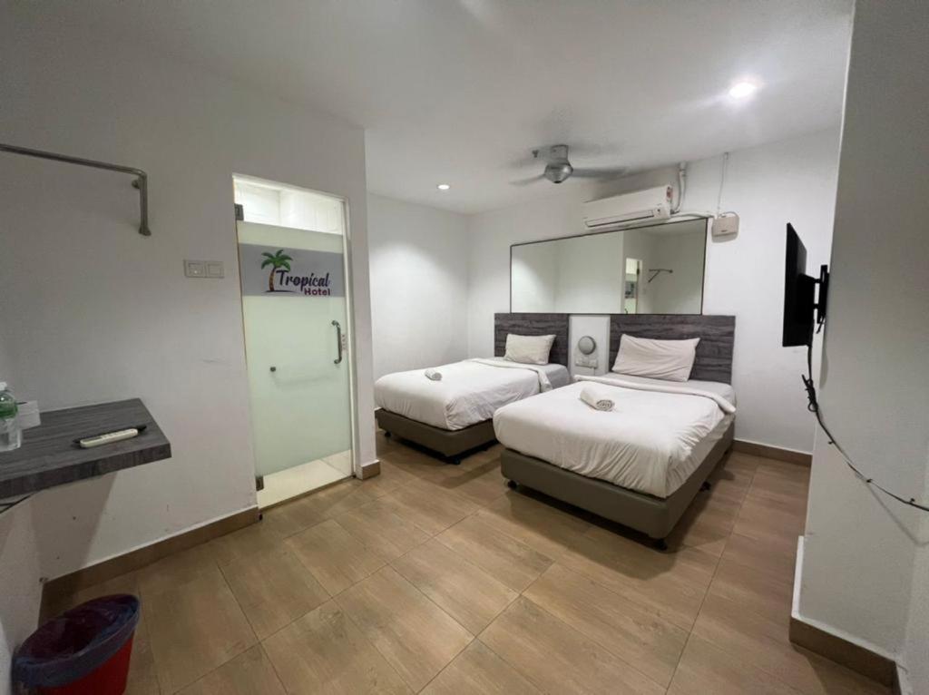 Tropical Hotel Kota Damansara Петалинг-Джая Экстерьер фото
