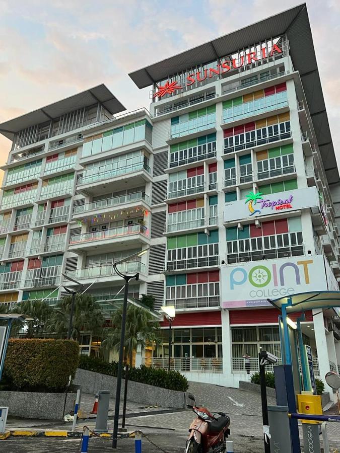 Tropical Hotel Kota Damansara Петалинг-Джая Экстерьер фото