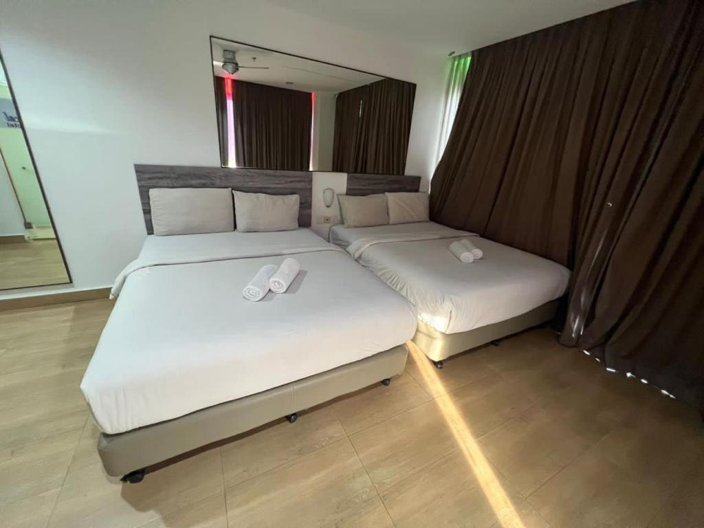 Tropical Hotel Kota Damansara Петалинг-Джая Экстерьер фото