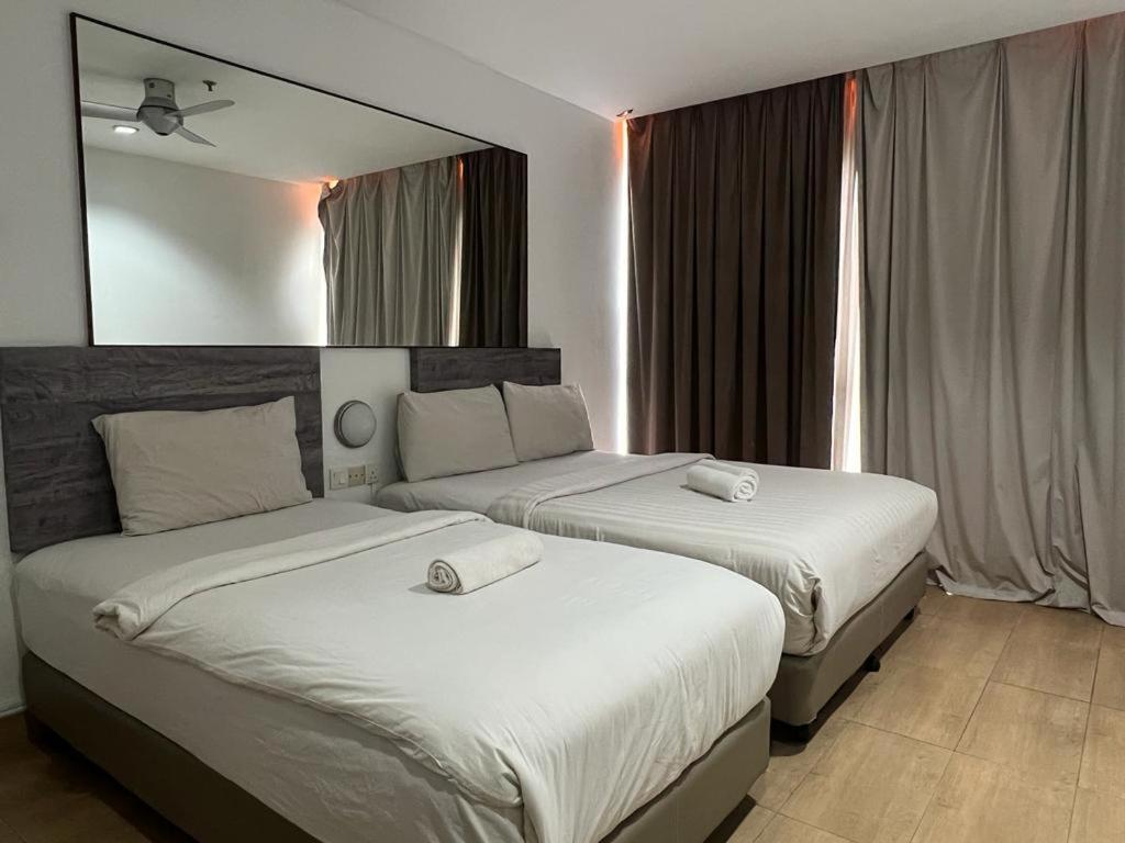 Tropical Hotel Kota Damansara Петалинг-Джая Экстерьер фото
